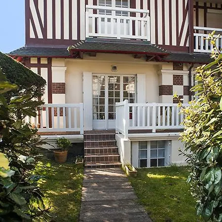 Petit Souplex Dans L'Hypercentre De Cabourg 80 M De La Mer A Pied Exterior photo