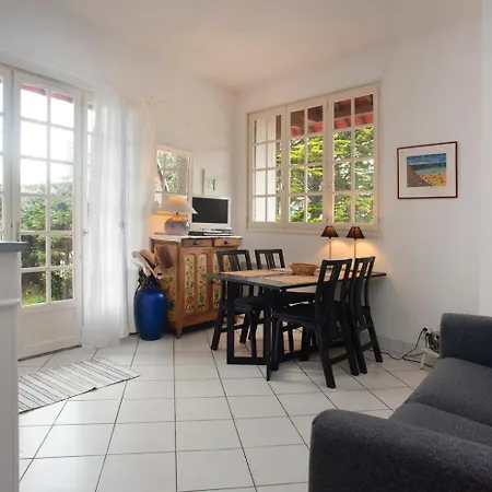 Petit Souplex Dans L'Hypercentre De Cabourg 80 M De La Mer A Pied Exterior photo