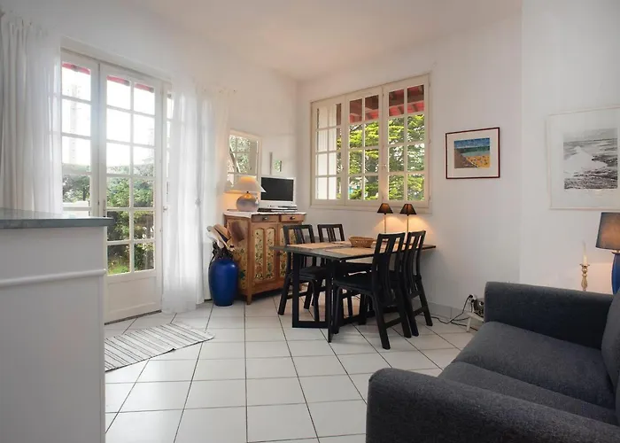 Petit Souplex Dans L\'Hypercentre De Cabourg 80 M De La Mer A Pied