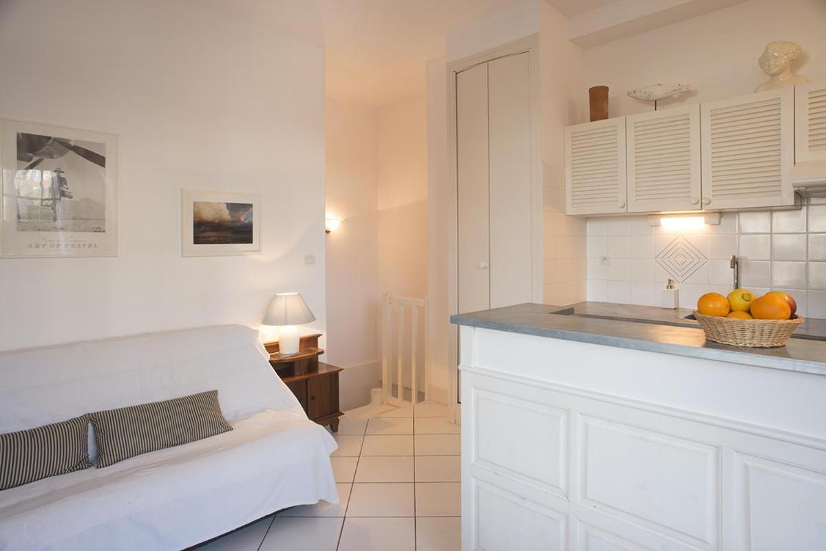 Petit Souplex Dans L'hypercentre De 80 M De La A Pied Apartment